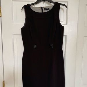 Tahari Arthur Levine Black Sleeveless Lined Dress. Size 8